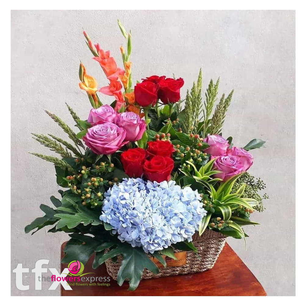 ROSY FASCINATION Flower Basket